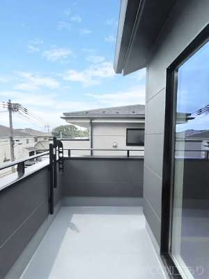 �o���R�j�[�@�����`Balcony�`  �o���R�j�[�͉������z���������݁A���z�c����󕨂��C�����悭�������Ƃ��ł��܂��B  �g���₷���J���I�ȃo���R�j�[�ł����z�����������Ղ�~�蒍���A�o���R�j�[�t���Z�܂��B  