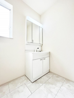 ���̑��@�����`Dressing Room�`�@�Â��Ȃ肪���Ȑ��ʏ�����������ƍ̌��Ɗ��C���\�Ȃ̂ŋC�����悭���g�������܂��B�O�ʋ��^�C�v�̐��ʑ�͋������[�ŎU�炩�肪���Ȑ��ʏ����X�b�L����