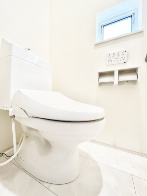 �g�C���@�����`Toilet�`�@�Y��E�X�b�L���E���K�ȃE�H�V�����b�g�t�g�C���ł��낰���Ԃł��B�g�C���͖����g�킴��𓾂Ȃ����́B����������ۂ������ł��ˁB�g�C����2��������̂Œ��̍��G���ɕ֗��ł��I