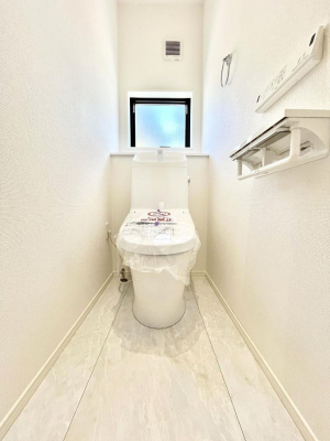 �g�C���@�����`Toilet�`�@�Y��E�X�b�L���E���K�ȃE�H�V�����b�g�t�g�C���ł��낰���Ԃł��B�g�C���͖����g�킴��𓾂Ȃ����́B����������ۂ������ł��ˁB�g�C����2��������̂Œ��̍��G���ɕ֗��ł��I