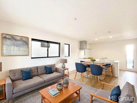 ���r���O�@�����`Living�`�@�Ƒ��̉�b��Ί炪�s���������r���O�ł��B�q���������Ă�p�����Ȃ���A�傫�ȃ\�t�@��_�C�j���O�e�[�u���ł������H���������肭�났�����􂻂�Ȗ������������Ԃł��I���Ƌ��CG�ł�