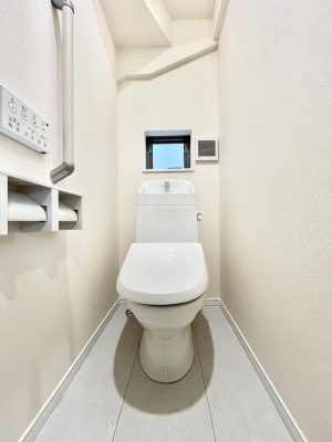 �g�C���@������B�������`Toilet�`�@�������̂��鐅����g�C���̓E�H�V�����b�g�t���ł����g�C���͖����g�킴��𓾂Ȃ����́B����������ۂ������ł��ˁB�g�C����2��������̂Œ��̍��G���ɕ֗��ł��I