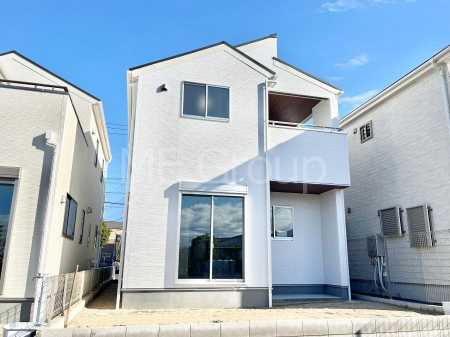 ���n�O�ώʐ^�@�������ꂽ�O�ρA�㎿�ȏZ��Ԃ��L���鎺���͉i�����S���ĉ߂�����Z���ł��B 