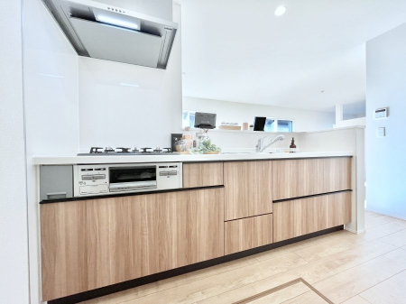 �L�b�`���@�����`Kitchen�`�@�u���������͉�����낤�v����ȃL�b�`���Ȃ�v�������藿�����ł����Ⴂ�܂��B�L�b�`������̓��r���O����]�ł��܂��B�Ƒ����Ȃ��邨�Ƃ������ɂ������܂��B