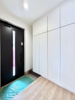 ���ց@�����`Entrance�`�@�Ƃ̒��ł��q�l���}����ŏ��̏ꏊ�ł��錺�ւ́A�Ƃ̈�ۂ��̂��̂ł��I�L�x�Ȍ��֎��[�ŁA����Y��ɕۂ��Ƃ��o���܂��􌺊ւɂ͂����Ղ���[�̉��ʔ��������I