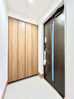 ���ց@�K���X�X���b�g�̓��������փh�A�������Ɍ���͂��Ă���܂�