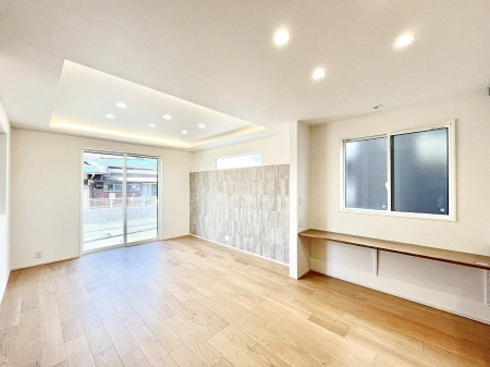 ���̑����ρ@�܂�グ�V��͂͗��̓I�ȉ��s��������̂ŁA�V�䂪�L�������ĊJ���I�ȋ�Ԃ����o�ł��܂��B