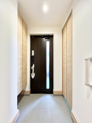 ���ց@�K���X�X���b�g�̓��������փh�A�������Ɍ���͂��Ă���܂�