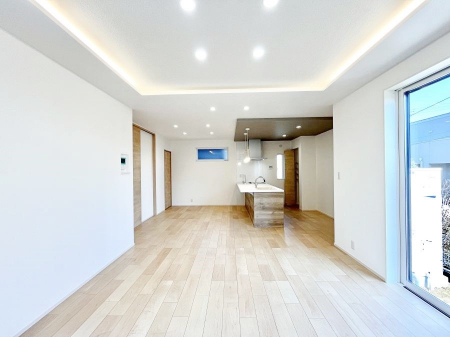 ���r���O�@�傫�ȑ����炽���Ղ�̗z���ƕ����������郊�r���O