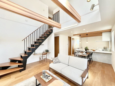 ���̑����ρ@�����u�������܁v�u��������v�Ƒ��Ƃ̃R�~���j�P�[�V�������[�܂郊�r���O�C���K�i������܂��B