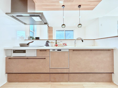 �L�b�`���@������1�������`Kitchen�`�@�w���������q���̐������������Ȃ��x�B�g���₷���X�^�C���b�V���ȃJ�E���^�[�L�b�`���ɂ́A���̊J���������邱�ƂȂ���w���q�l�������Ȃ���x�̈��S��������܂��B