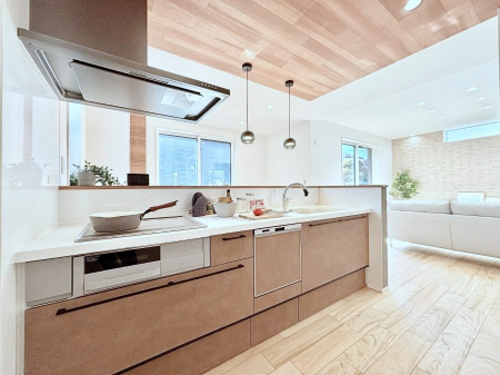 �L�b�`���@������1�������`Kitchen�`���r���O�����n����J�E���^�[�L�b�`���B���������Ȃ���Ƒ��ƃR�~���j�P�[�V�������Ƃ�邾���łȂ��A�傫�ȊJ���������邱�Ƃ��ł��܂��B  ���q�l�̐����������邱�Ƃ��ł��܂��ˁI