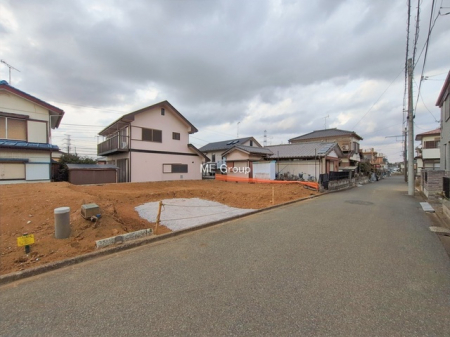 ���n�O�ώʐ^�@�`Exterior�`�@�O�ʓ��H�F�� 5m �����@�O�ʓ��H�͊ՐÂȏZ��n���͂���Ԓʂ�̏��Ȃ����H�B���Ԃ̏o��������炭�炭�ł��I���s���_�E���n���w�̂���]�́A���C�y�ɂ��₢���킹���������I