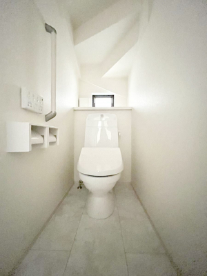 �g�C���@�g�C����1�K��2�K���ꂼ��ɔz�u����Ă��ĂƂĂ��֗��ł��B 