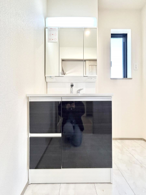 ���ʑ�E���ʏ��@������2-1�������`Dressing Room�`�@�Â��Ȃ肪���Ȑ��ʏ�����������ƍ̌��Ɗ��C���\�Ȃ̂ŋC�����悭���g�������܂��B�O�ʋ��^�C�v�̐��ʑ�͋������[�ŎU�炩�肪���Ȑ��ʏ����X�b�L����