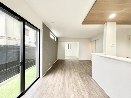 ���̑����ρ@�Ƒ������R�ƏW�܂�e���̃X�y�[�X�ɂȂ肻���@