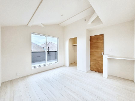 ���̑����ρ@�����`Bed Room�`  �u��������������l�v�Ƃ��v�w�ł�����肭�낰��Q���B�����̉Ǝ��₨�d���ɔ�ꂽ���̓t�J�t�J�̃x�b�g�Ŗ�����Ă��������B�{�I�������Ă����K�ȍL����������