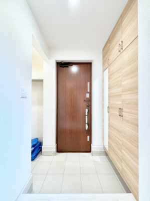 ���ց@�����`Entrance�`�@�Ƃ̒��ł��q�l���}����ŏ��̏ꏊ�ł��錺�ւ́A�Ƃ̈�ۂ��̂��̂ł��I�L�x�Ȍ��֎��[�ŁA����Y��ɕۂ��Ƃ��o���܂��􌺊ւɂ͂����Ղ���[�̉��ʔ��������I