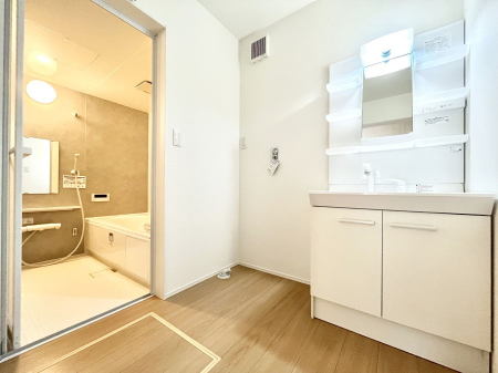 ���̑��@�������̂�����K��Ԃł��B�����̐g�x�x���C�����ǂ����g�������܂��B 