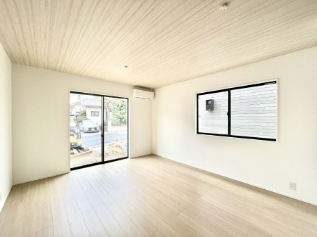 ���̑����ρ@���邢�z���������A�����̕��͋C�ɖ��������_�C�j���O�B   