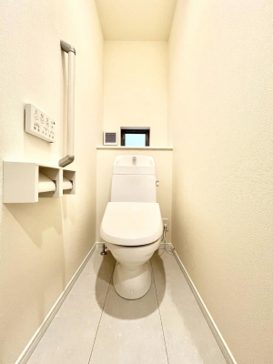 �g�C���@������A�������`Toilet�`�@�������̂��鐅����g�C���̓E�H�V�����b�g�t���ł����g�C���͖����g�킴��𓾂Ȃ����́B����������ۂ������ł��ˁB�g�C����2��������̂Œ��̍��G���ɕ֗��ł��I