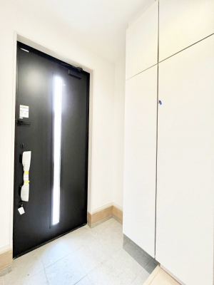 ���ց@�����`Entrance�`�@�Ƃ̒��ł��q�l���}����ŏ��̏ꏊ�ł��錺�ւ́A�Ƃ̈�ۂ��̂��̂ł��I�L�x�Ȍ��֎��[�ŁA����Y��ɕۂ��Ƃ��o���܂��􌺊ւɂ͂����Ղ���[�̉��ʔ��������I