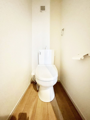 �g�C���@�����`Toilet�`�@�Y��E�X�b�L���E���K�ȃE�H�V�����b�g�t�g�C���ł��낰���Ԃł��B�g�C���͖����g�킴��𓾂Ȃ����́B����������ۂ������ł��ˁB�g�C����2��������̂Œ��̍��G���ɕ֗��ł��I