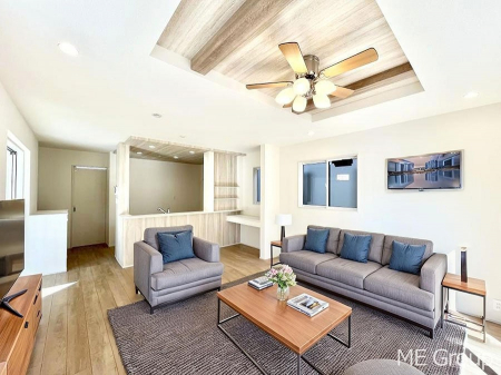 ���r���O�@������1�������`Living�`�@�Ƒ��̉�b��Ί炪�s���������r���O�ł��B�傫�ȃ\�t�@��_�C�j���O�e�[�u���ł������H���������肭�났�����􂻂�Ȗ������������Ԃł��I���Ƌ��CG�ł�