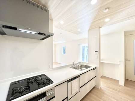 �L�b�`���@������1�������`Kitchen�`�@�u���������͉�����낤�v����ȃL�b�`���Ȃ�v�������藿�����ł����Ⴂ�܂��B�L�b�`������̓��r���O����]�ł��܂��B�Ƒ����Ȃ��邨�Ƃ������ɂ������܂��B