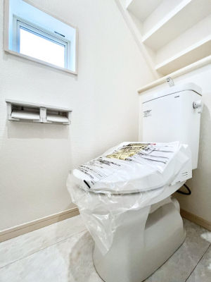 �g�C���@�����`Toilet�`�@�Y��E�X�b�L���E���K�ȃE�H�V�����b�g�t�g�C���ł��낰���Ԃł��B1�A2�K���Ƀg�C���X�y�[�X�I�̌������薾�邭�A���K��ԂƂȂ��Ă���܂��������g���ꏊ�����炱���̔z���ł��I