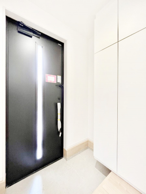 ���ց@�����`Entrance�`�@�Ƃ̒��ł��q�l���}����ŏ��̏ꏊ�ł��錺�ւ́A�Ƃ̈�ۂ��̂��̂ł��I�L�x�Ȍ��֎��[�ŁA����Y��ɕۂ��Ƃ��o���܂��􌺊ւɂ͂����Ղ���[�̉��ʔ��������I