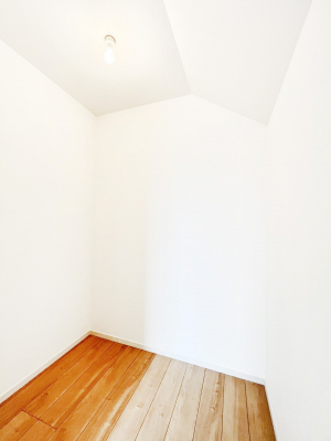 ���̑��@�����`Walk-in Closet�`�@�K�v�Ȃ��̂�R�[�f�B�l�[�g���ꗗ���Ċm�F�ł��A�g�x�x�⏀�����Z���ԂōςރE�H�[�N�C���N���[�[�b�g��ݒu���܂����B�Ƃ̒�����������Ƃ�����֗��Ȏ��[�X�y�[�X�ł��B