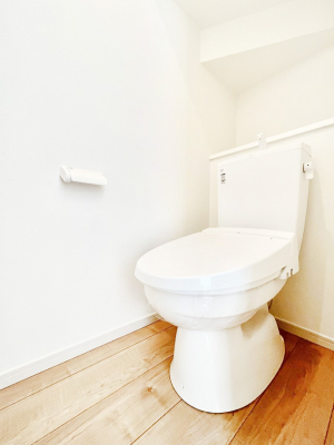 �g�C���@�����`Toilet�`�@�Y��E�X�b�L���E���K�ȃE�H�V�����b�g�t�g�C���ł��낰���Ԃł��B�g�C���͖����g�킴��𓾂Ȃ����́B����������ۂ������ł��ˁB�g�C����2��������̂Œ��̍��G���ɕ֗��ł��I