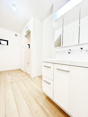 ���̑��@�����`Dressing Room�`�@�Â��Ȃ肪���Ȑ��ʏ�����������ƍ̌��Ɗ��C���\�Ȃ̂ŋC�����悭���g�������܂��B�O�ʋ��^�C�v�̐��ʑ�͋������[�ŎU�炩�肪���Ȑ��ʏ����X�b�L����