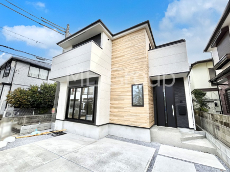 ���n�O�ώʐ^�@�O�ρ`Exterior�`�@��w�̈�ˌ��Ă𒆐S�Ƃ����X���݂����R�Ƒ����A���ӂ͍��������������Ă��Ȃ��̂ŁA�΂̑����ՐÂȎ����������ł��B���₩�Ȋ��̒��ŁA�S�n�悢�������߂܂��B