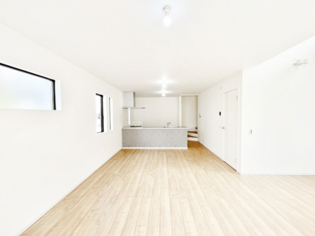 ���̑����ρ@�����`Living�`�@�����ɂ݂͂�Ȃ��W���A�H���Ɗy������b���n�܂�B�b�ɖ����ɂȂ肷���āA��������Y��锼�߂��ɂȂ��Ă��܂��B����ȑ��̊Ԃ̍K�������������Ă����ꏊ�ł��肽���B