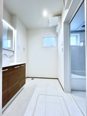 ���̑��@�������̂�����K��Ԃł��B�����̐g�x�x���C�����ǂ����g�������܂��B 