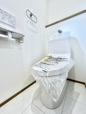 �g�C���@�g�C����1�K��2�K���ꂼ��ɔz�u����Ă��ĂƂĂ��֗��ł��B 