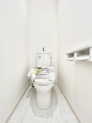 �g�C���@�����`Toilet�`�@�Y��E�X�b�L���E���K�ȃE�H�V�����b�g�t�g�C���ł��낰���Ԃł��B�g�C���͖����g�킴��𓾂Ȃ����́B����������ۂ������ł��ˁB�g�C����2��������̂Œ��̍��G���ɕ֗��ł��I