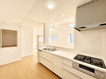 �L�b�`���@�����`Kitchen�`�@�u���������͉�����낤�v����ȃL�b�`���Ȃ�v�������藿�����ł����Ⴂ�܂��B�L�b�`������̓��r���O����]�ł��܂��B�Ƒ����Ȃ��邨�Ƃ������ɂ������܂��B