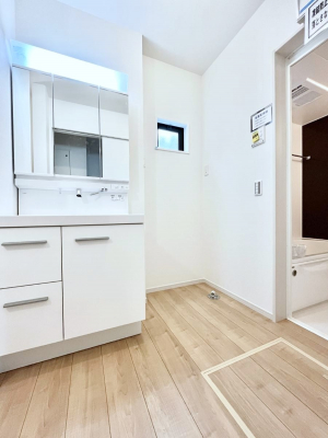 ���̑��@�������̂�����K��Ԃł��B�����̐g�x�x���C�����ǂ����g�������܂��B 