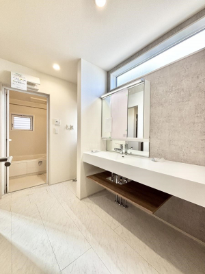 ���̑��@�����`Dressing Room�`�@�Â��Ȃ肪���Ȑ��ʏ�����������ƍ̌��Ɗ��C���\�Ȃ̂ŋC�����悭���g�������܂��B�O�ʋ��^�C�v�̐��ʑ�͋������[�ŎU�炩�肪���Ȑ��ʏ����X�b�L����