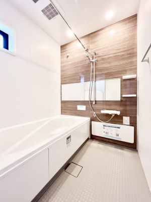 �����@����̔�������Ă���閾�邢�������̂���o�X���[��