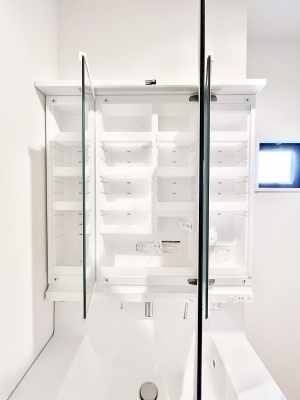 ���̑����ρ@�O�ʋ��̗��ɁA���ϕi��q���p�i�Ȃǂ����[�\�B���ʑ����������ƕۂ��܂��I