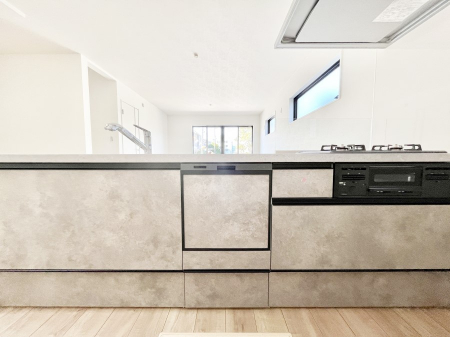 �L�b�`���@�������������I�ɁA�y�����I�V�X�e���L�b�`��