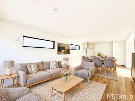 ���r���O�@�������������͋C�̂k�c�j�͉Ƒ��݂�Ȃ̉��K��ԁ��Ƌ��CG�ł�