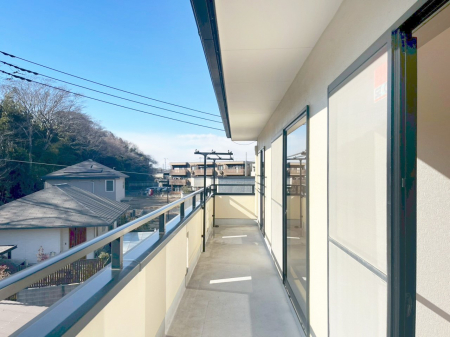 �o���R�j�[�@�����`Balcony�`  �o���R�j�[�͉������z���������݁A���z�c����󕨂��C�����悭�������Ƃ��ł��܂��B  �g���₷���J���I�ȃo���R�j�[�ł����z�����������Ղ�~�蒍���A�o���R�j�[�t���Z�܂��B  