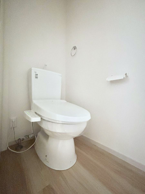 �g�C���@�g�C����1�K��2�K���ꂼ��ɔz�u����Ă��ĂƂĂ��֗��ł��B 