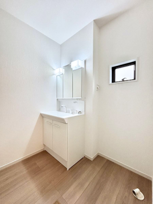 ���̑��@�������̂�����K��Ԃł��B�����̐g�x�x���C�����ǂ����g�������܂��B 