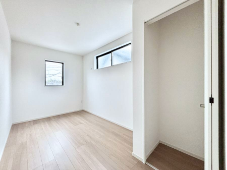 ���̑����ρ@������2�������`Bed Room�`�@�}���V�����ƈႢ�������������̂��ˌ��Ẵ����b�g�ł��B���Ƒ������������ƂŎ苷�Ɋ����Ă����Z�܂����ˌ��Ăł͊e�����v���C�o�V�[��ۂ��Ƃ��ł��܂��B